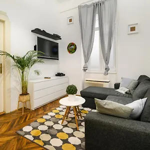 Two Separate In Center, Party District Apartament