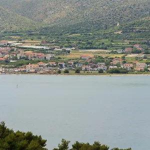 https://apartment-meri-trogir-21220-2.splithotels.org